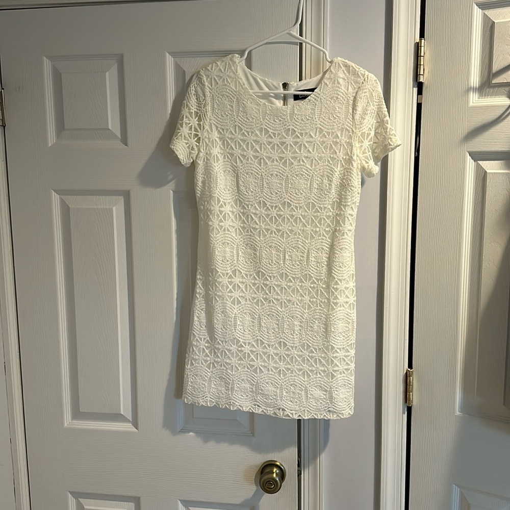 LULU’S WHITE GRADUATION DRESS